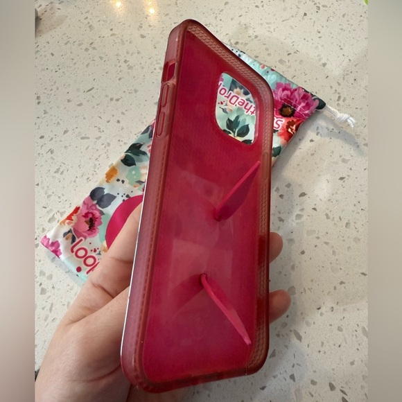 GUC LoopyFloral iPhone 13 Max Pro Case - Picture 4 of 4